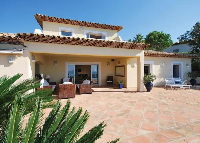 Holiday home Lovely In With Wifi